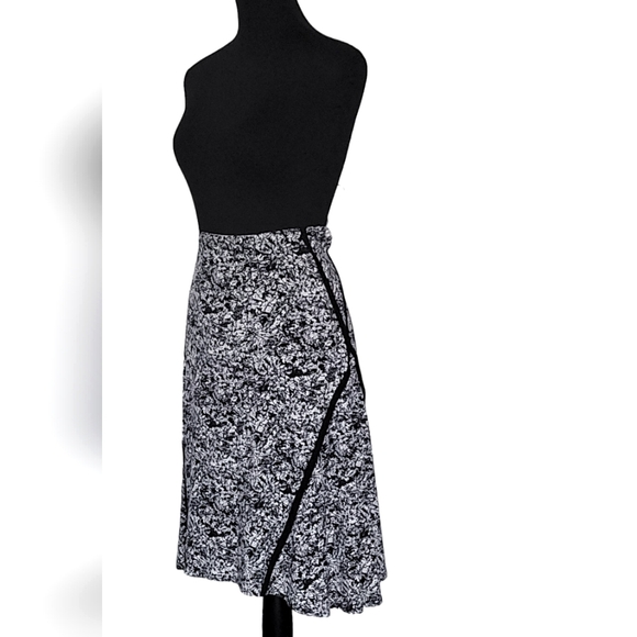 Max Studio Abstract Asymmetrical Aline Midi Skirt - Picture 3 of 7